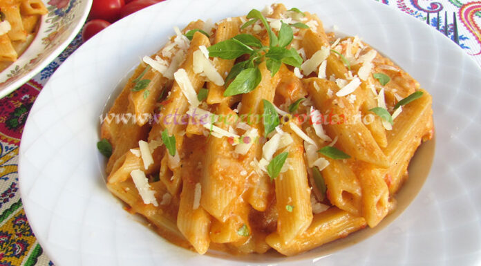 Paste cu Pesto de Rosii Cherry Paste cu Pesto de Rosii Cherry