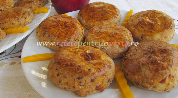 Biscuiti Aperitiv cu Branza si Mere Biscuiti Aperitiv cu Branza si Mere poza 1