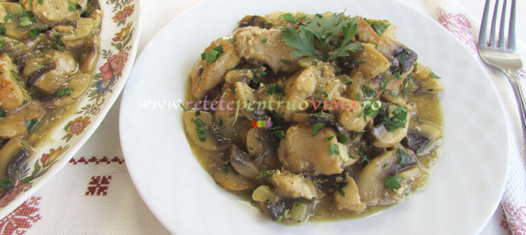 Piept de Pui cu Sos de Ciuperci si Lamaie
