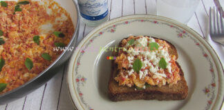 Omleta Greceasca cu Rosii – Strapatsada Omleta Greceasca cu Rosii Strapatsada poza 1