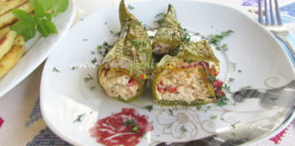 Ardei Umpluti cu Branza la Cuptor Ardei Umpluti cu Branza la Cuptor