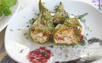 Ardei Umpluti cu Branza la Cuptor Ardei Umpluti cu Branza la Cuptor