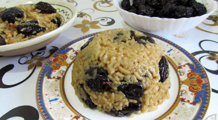 Mancare de Orez cu Prune Uscate Mancare de Orez cu Prune Uscate