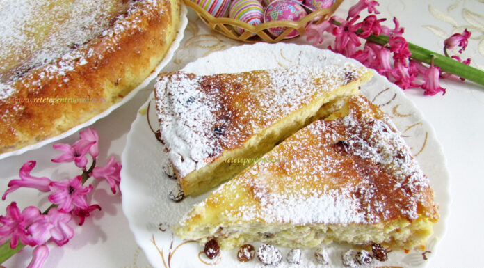 Pasca fara Aluat cu Branza, Smantana si Stafide Pasca fara Aluat cu Branza, Smantana si Stafide