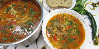 Ciorba de Curcan cu Bors si Zdrente de Ou Ciorba de Curcan cu Bors si Zdrente de Ou