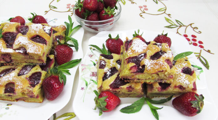 Prajitura cu Capsuni Prajitura cu Capsuni