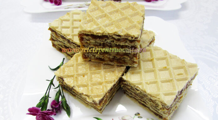 Prajitura cu Foi de Napolitana, Crema Caramel si Nuca Prajitura cu Foi de Napolitana, Crema Caramel si Nuca