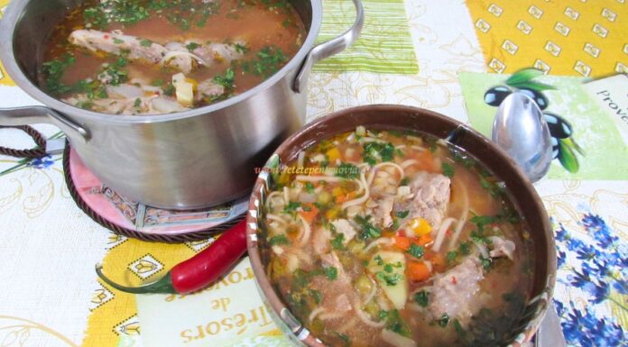 Ciorbă de Oase de Porc Ciorbă de Oase de Porc