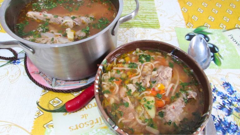 Ciorbă de Oase de Porc Ciorbă de Oase de Porc